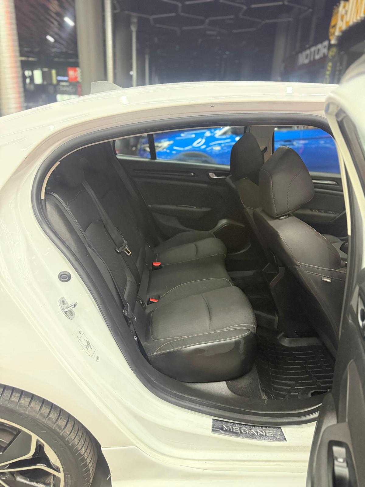 Yılmaz Motors'dan Renault Megane Sedan 1.5 DCI Touch EDC